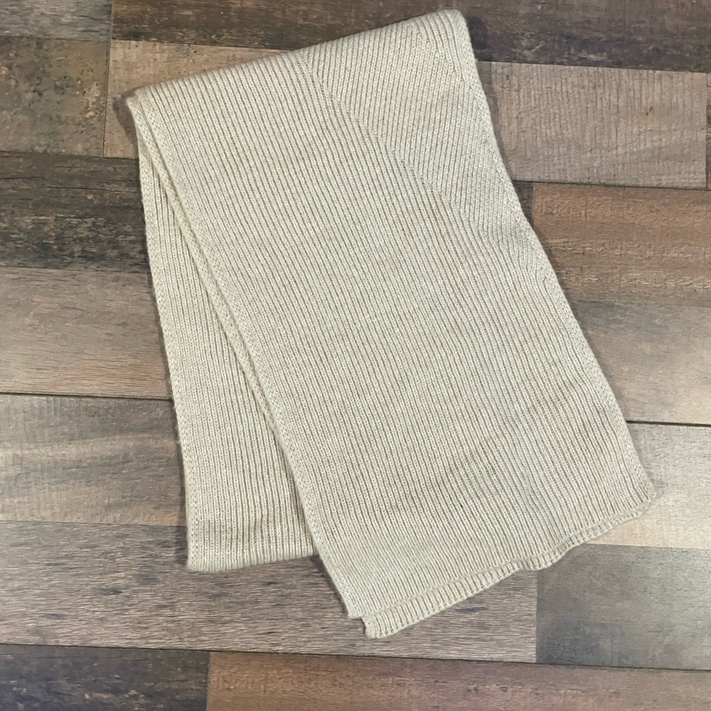 Calvin Klein ribbed knit scarf